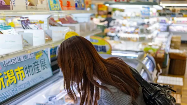 Japan Food Tax Cut: Cabinet Approves 8% to 1% Rate for Two Years