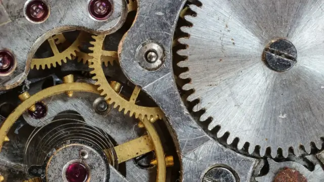 Context Engineering vs Prompt Engineering: Production Pipeline Architecture