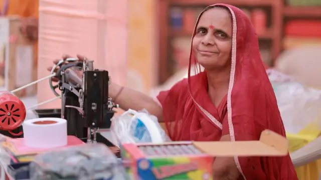 Lakhpati Didi Yojana 2.0: Guide to ₹5 Lakh Interest-Free Loan & SHE-Marts in 2026
