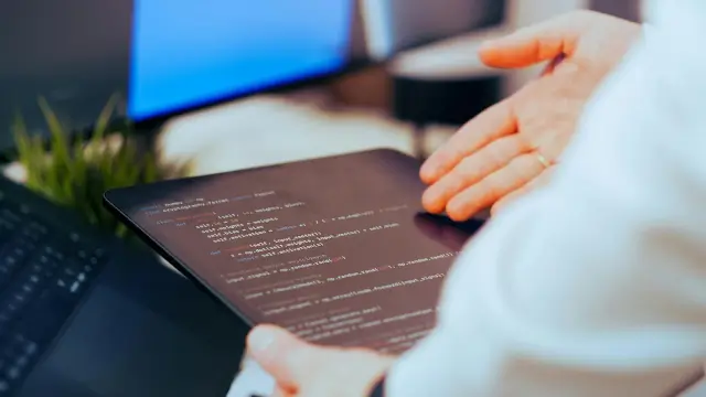 Why Developers Are Switching From ChatGPT to Claude AI