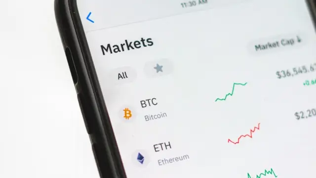 Bitcoin Crashes to $59K: Two Metrics Flash Rebound Signal — RSI 10.00 & ETF Flows