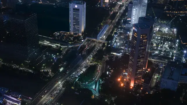 Danantara Prices Debut Dollar Bond Despite Indonesia Market Rout