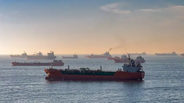 Strait of Hormuz Closure: Iran Blocks Vital Oil Route, 80 Mines Threaten Year-End Reopening