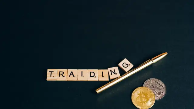 Bitcoin Below $60K: Crypto Market Cap Sheds $90B in 24 Hours