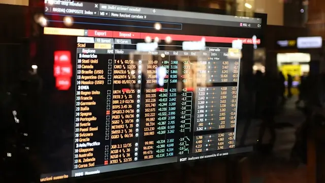 Nasdaq Falls Fourth Day: Apple Drop Overshadows Micron Blowout Earnings