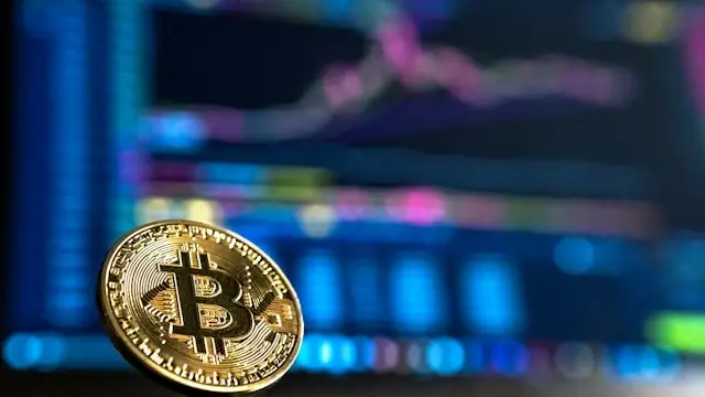 Bitcoin at $60K: Cascade Crash Warning to $54K as Forbes Warns of Ponzi Collapse